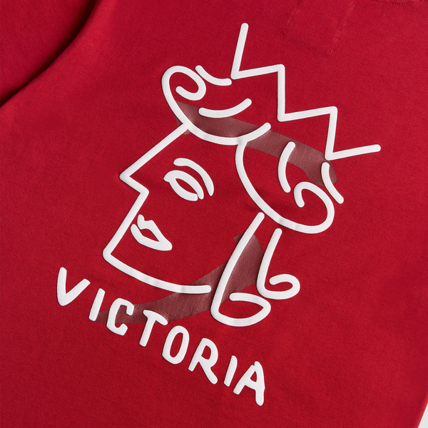 Victoria - Victoria X Yat Pit Logo S/S Tee [RED]
