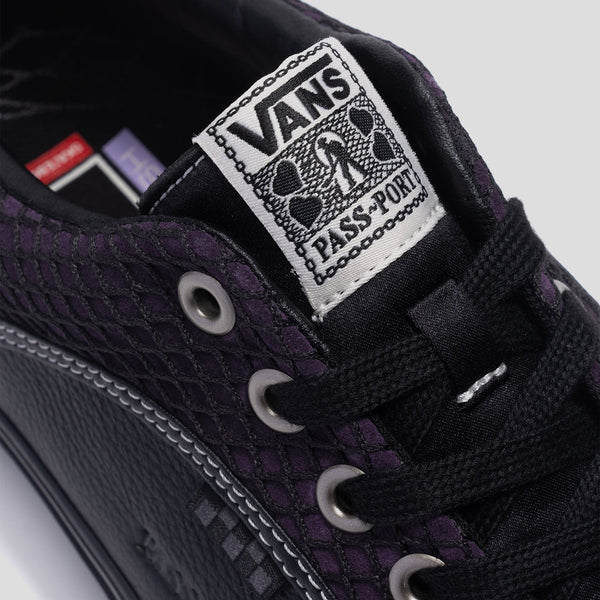 VANS X Pass-port Skate Lampin [BLACK/NIGHT SUEDE]