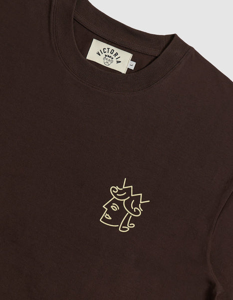 Victoria - Queenhead Logo S/S Tee [BROWN]