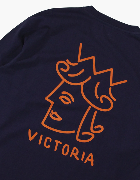 VICTORIA - Queenhead Logo L/S Tee NAVY